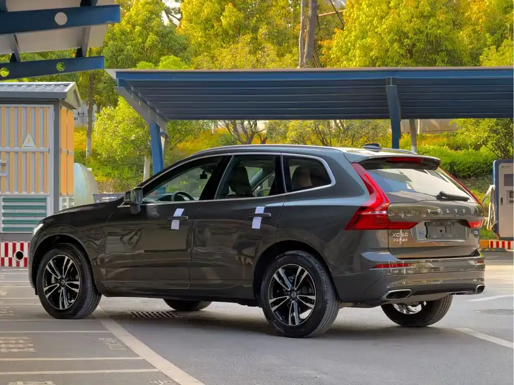 Volvo XC60 — фото 2