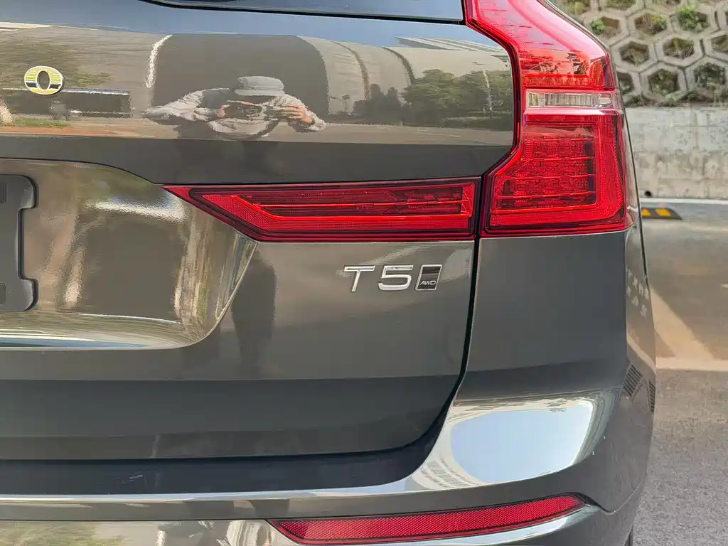 Volvo XC60 — фото 15