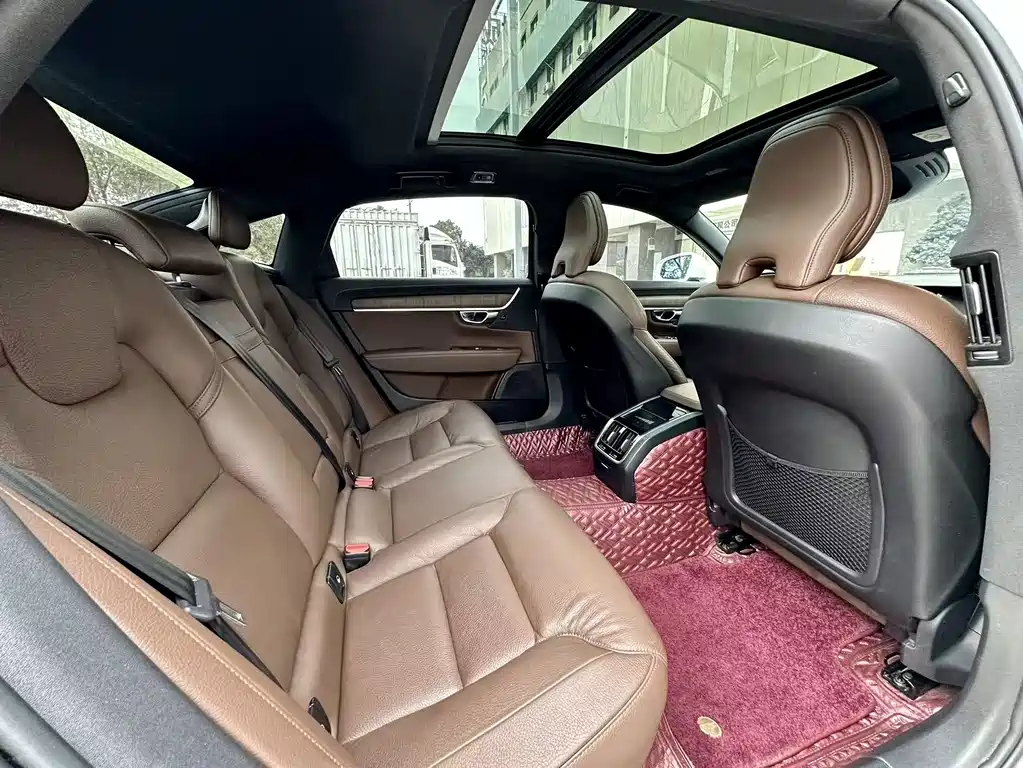 Volvo S90 — фото 11