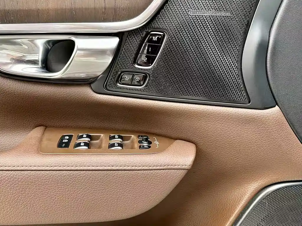 Volvo S90 — фото 13