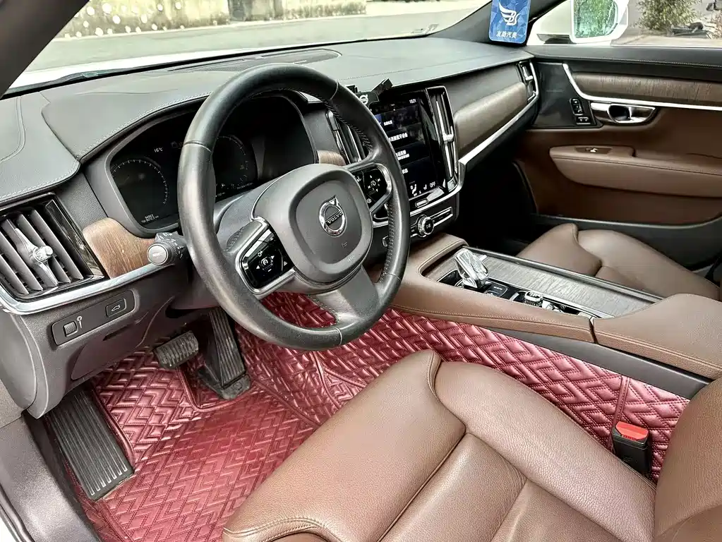 Volvo S90 — фото 17