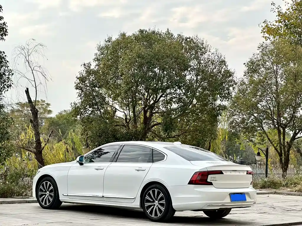 Volvo S90 — фото 4