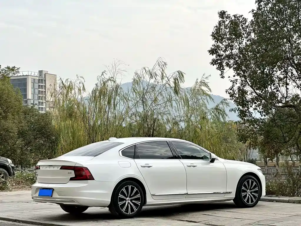 Volvo S90 — фото 6