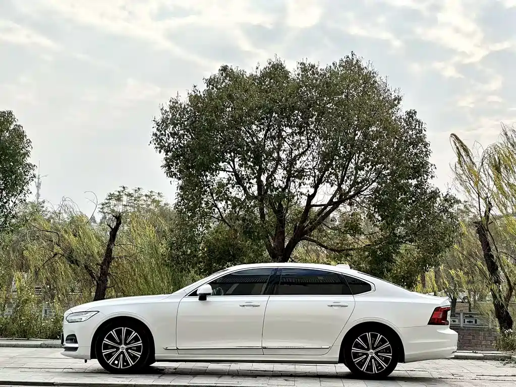 Volvo S90 — фото 7