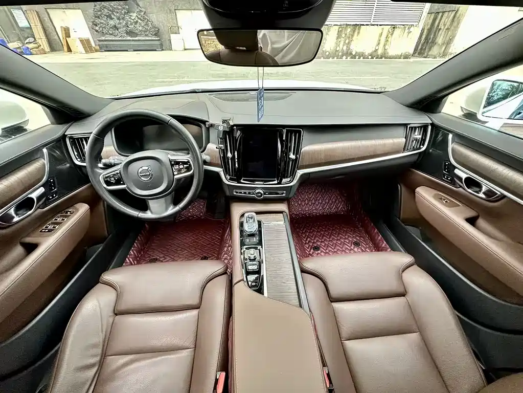 Volvo S90 — фото 8