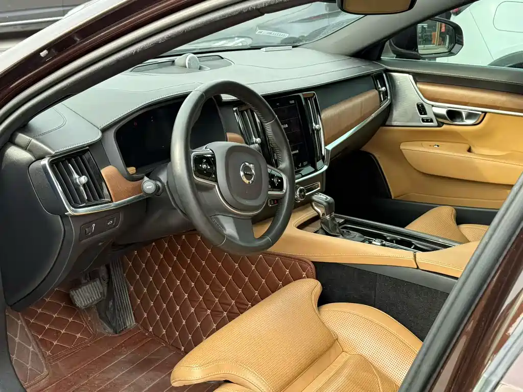 Volvo S90 — фото 4
