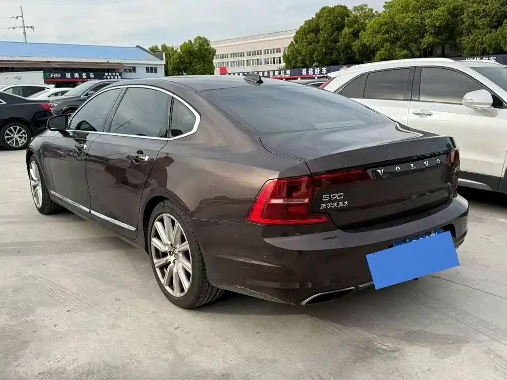 Volvo S90 — фото 10