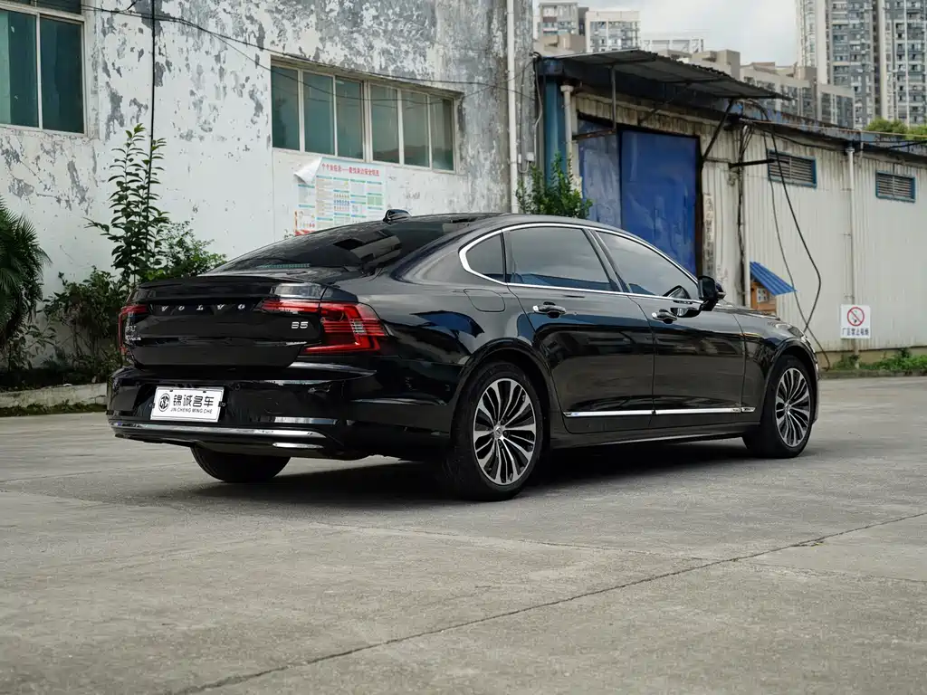 Volvo S90 — фото 9