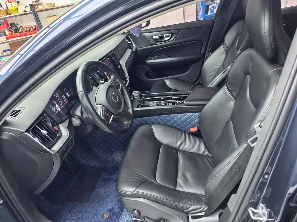 Volvo S60 — фото 10