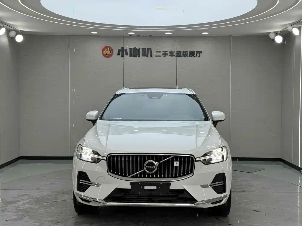 Volvo XC60 PHEV — фото 11