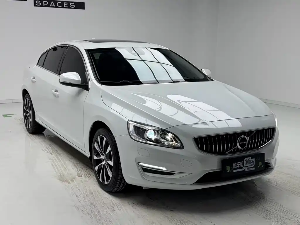 Volvo S60 — фото 3