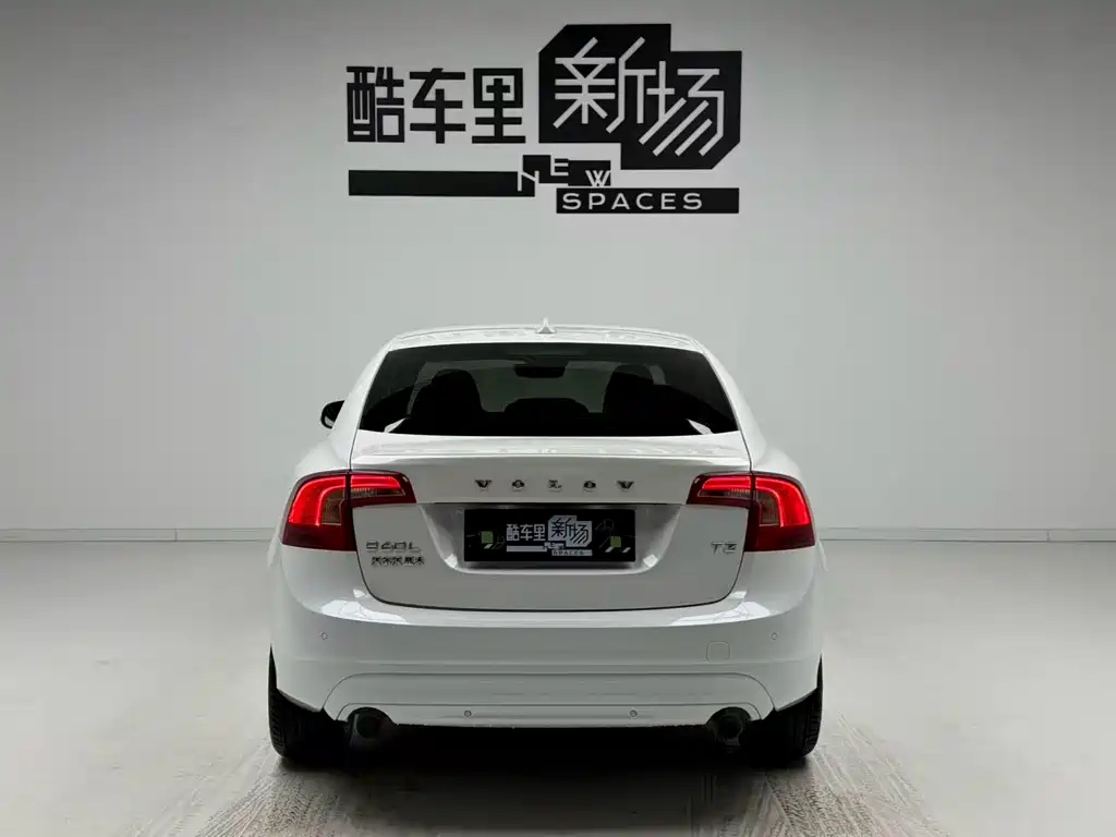 Volvo S60 — фото 5