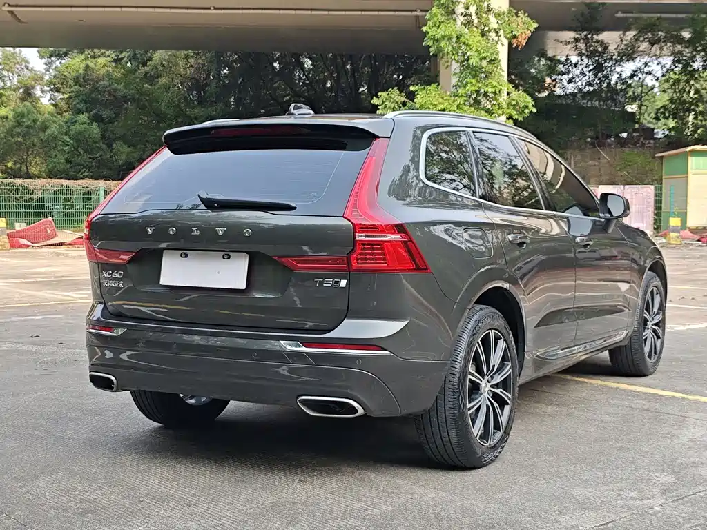 Volvo XC60 — фото 13