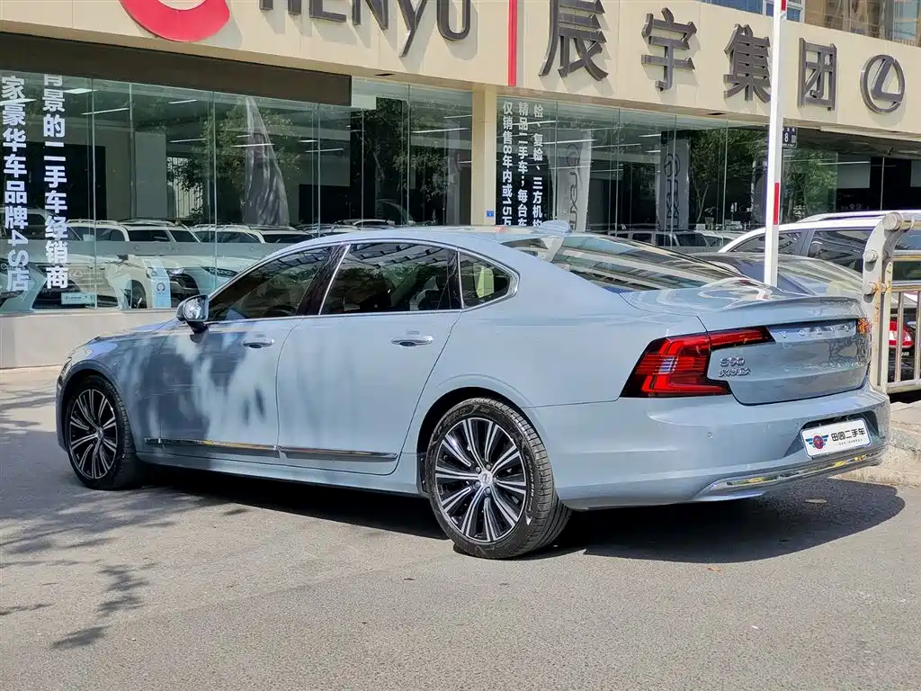 Volvo S90 — фото 4