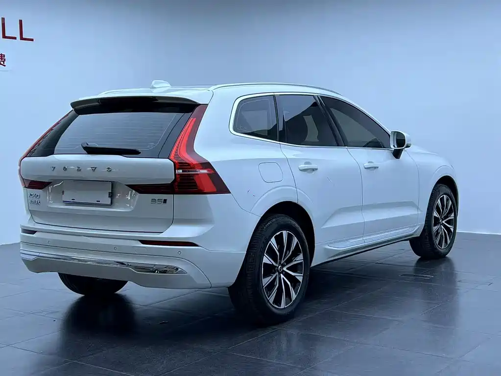 Volvo XC60 — фото 6