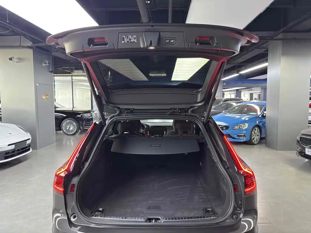 Volvo V90 — фото 14