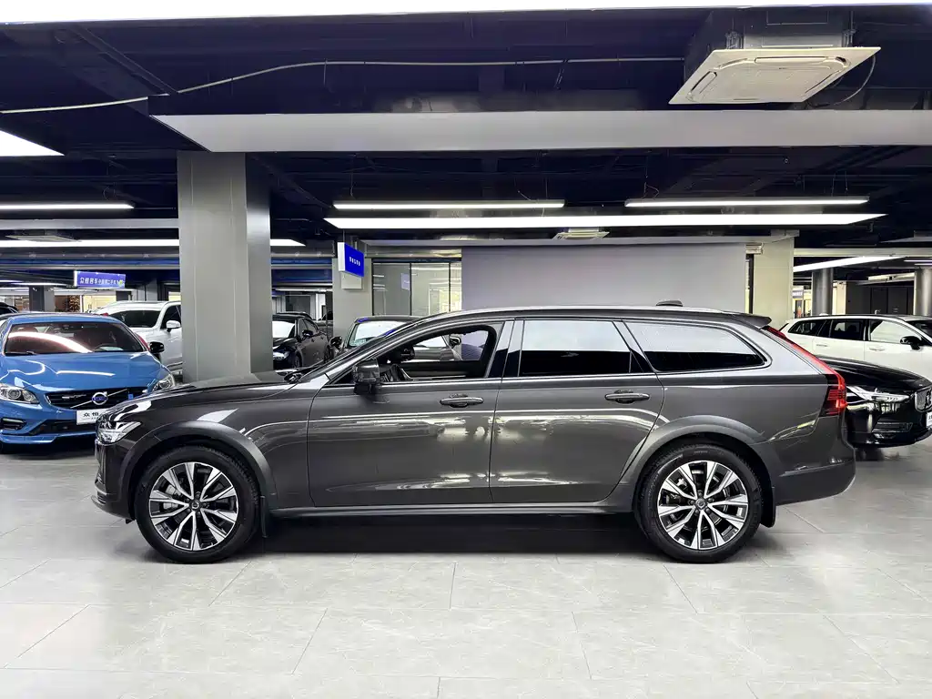 Volvo V90 — фото 15
