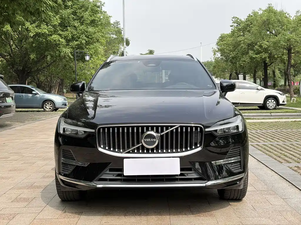 Volvo XC60 — фото 2