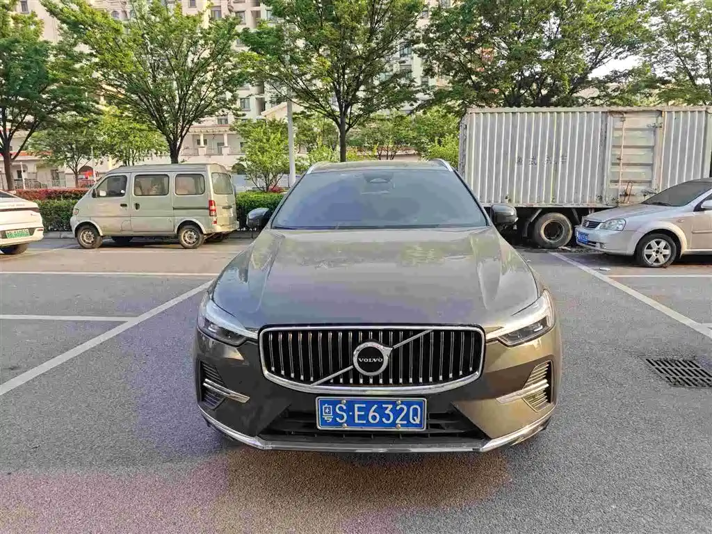 Volvo XC60 — фото 2