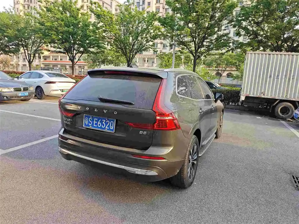Volvo XC60 — фото 4