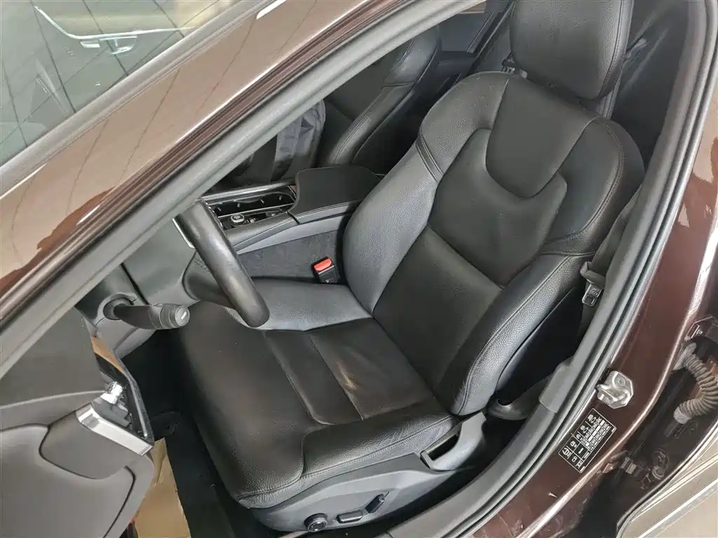 Volvo S90 — фото 15