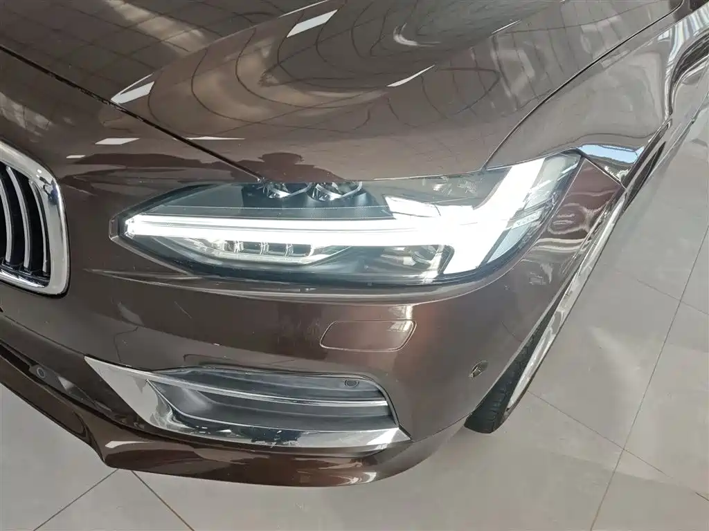Volvo S90 — фото 24