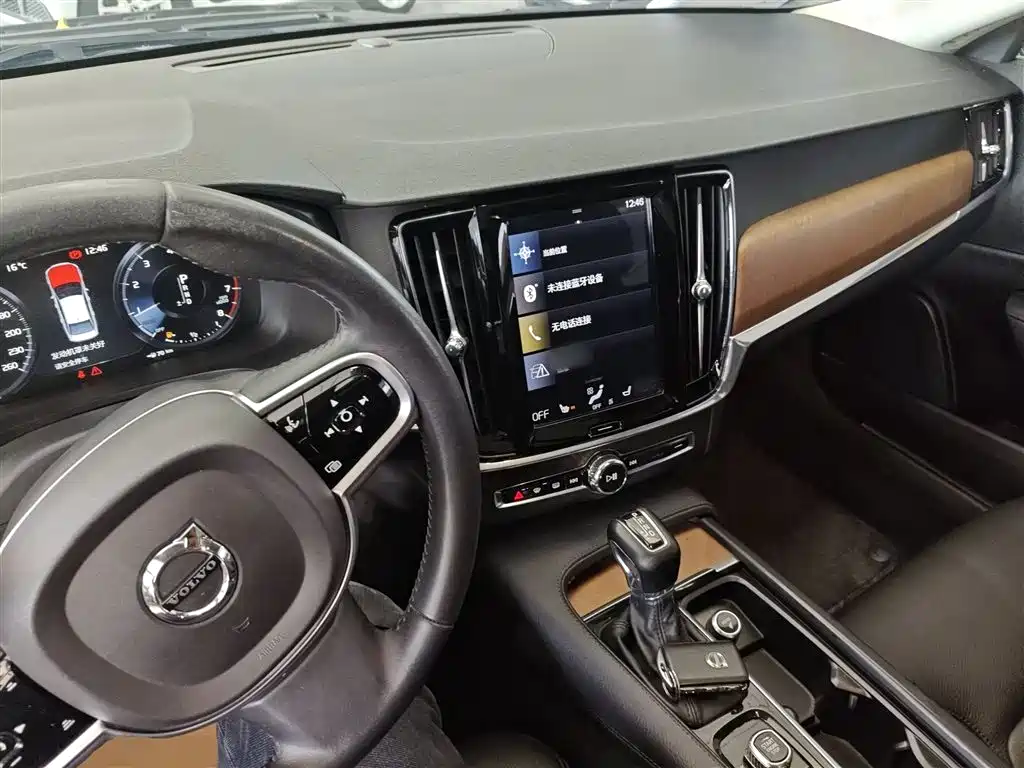 Volvo S90 — фото 10