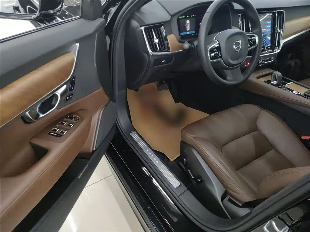 Volvo S90 — фото 13
