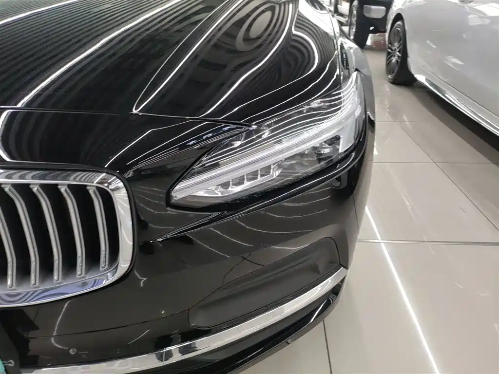 Volvo S90 — фото 15