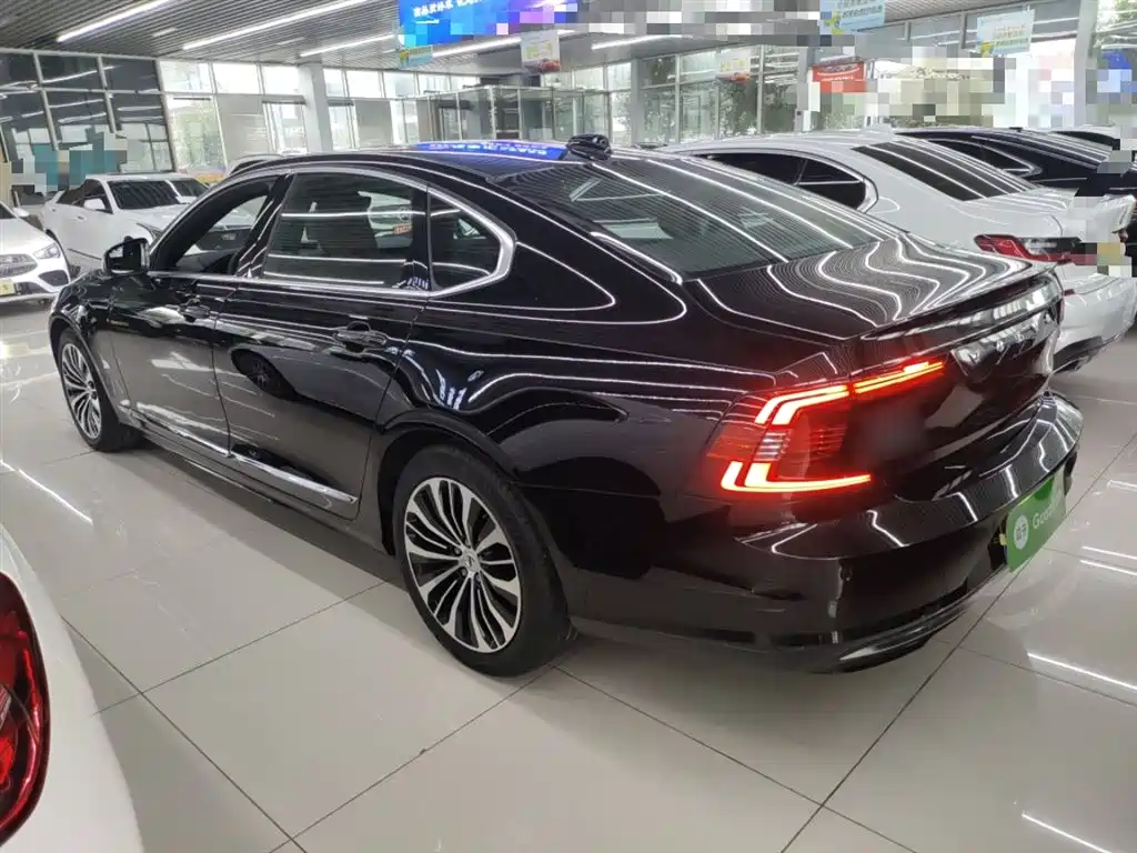 Volvo S90 — фото 21