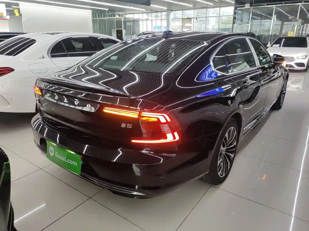 Volvo S90 — фото 23