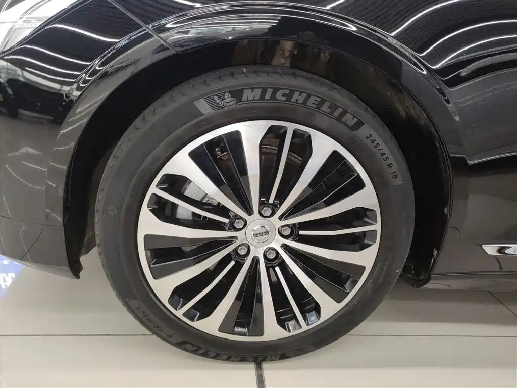 Volvo S90 — фото 25