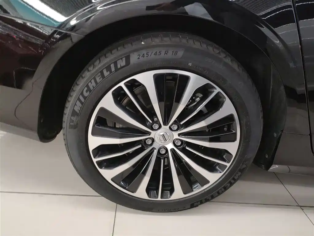 Volvo S90 — фото 26