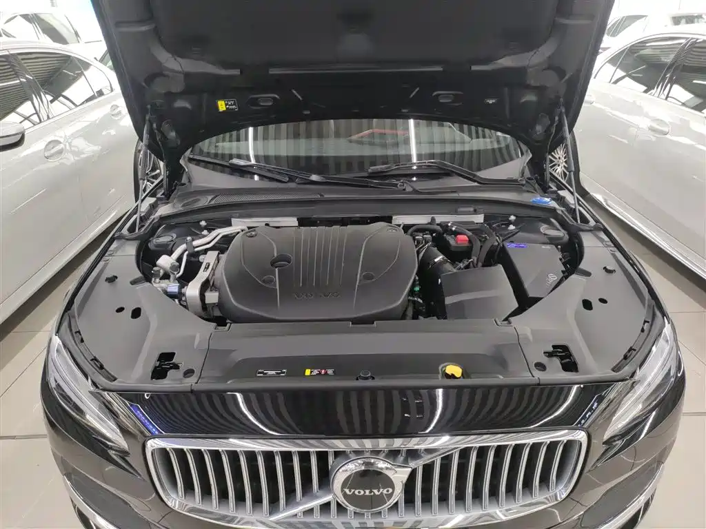 Volvo S90 — фото 10
