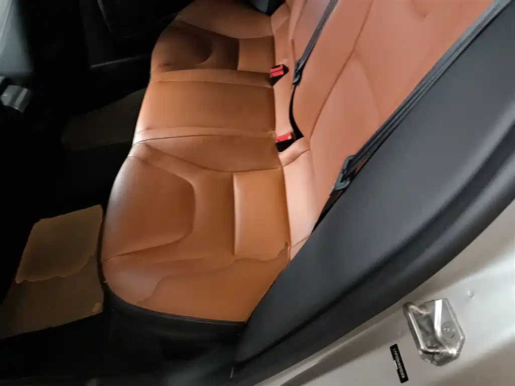 Volvo S60 — фото 17