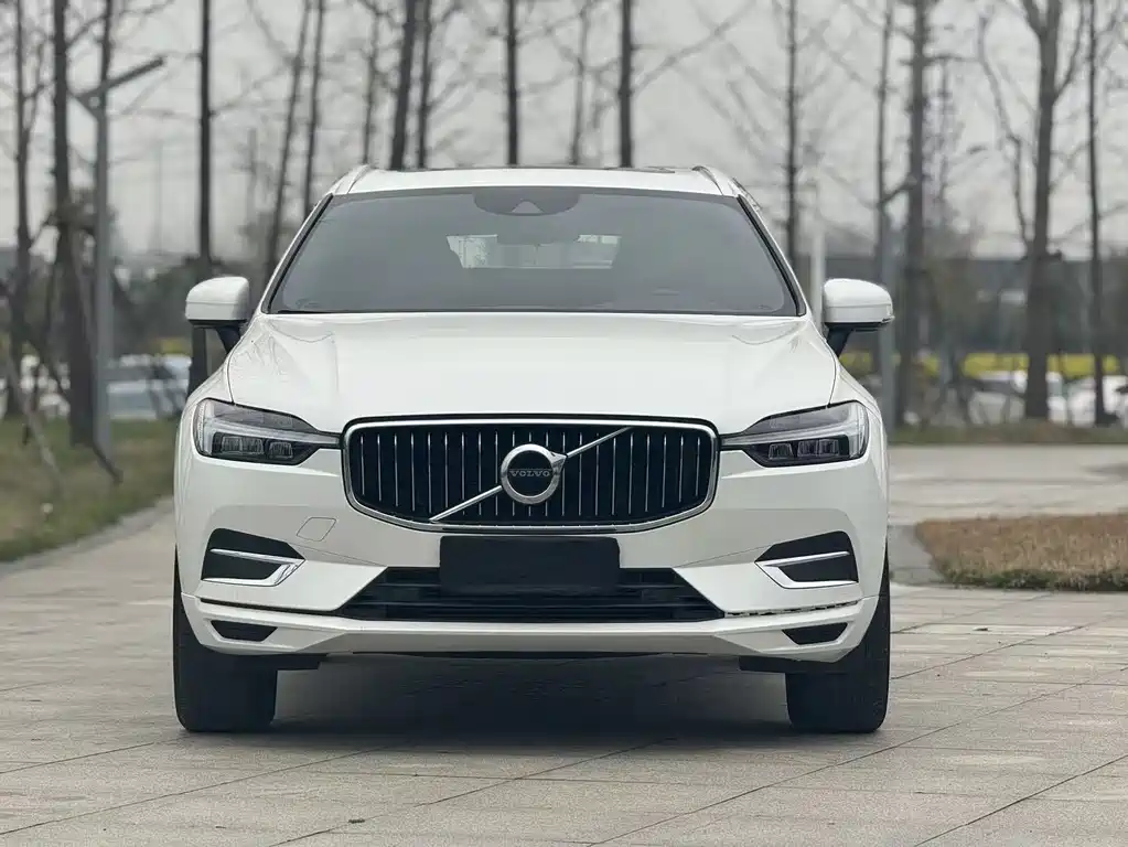 Volvo XC60 — фото 2