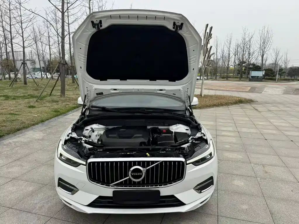 Volvo XC60 — фото 29