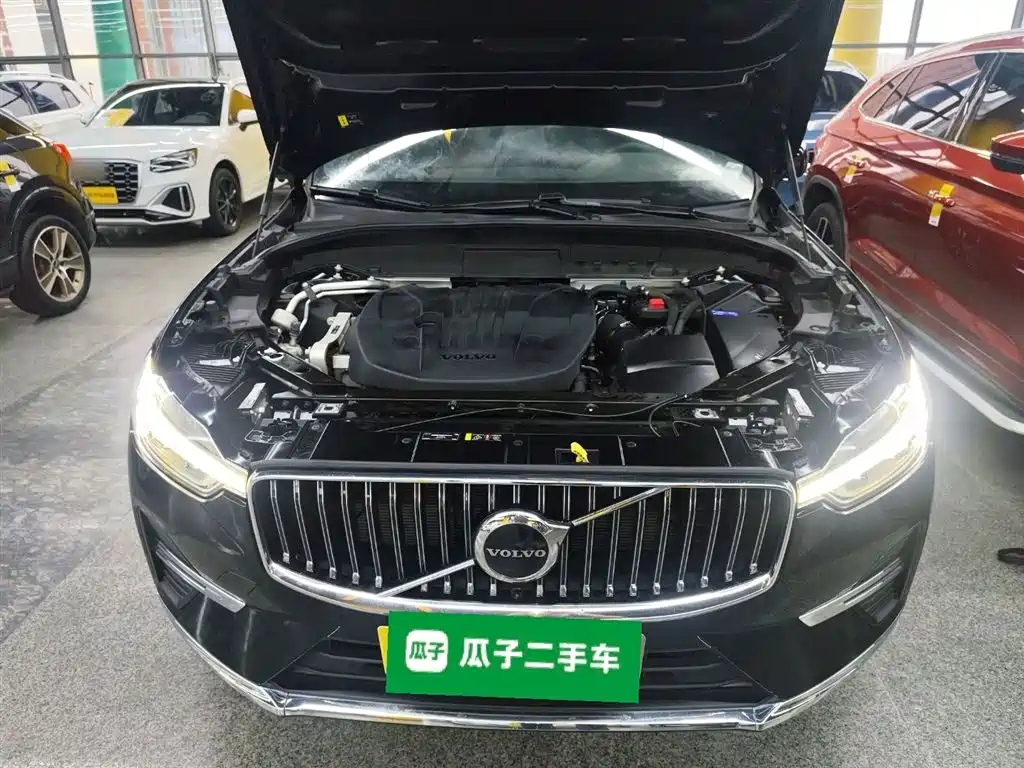 Volvo XC60 — фото 19