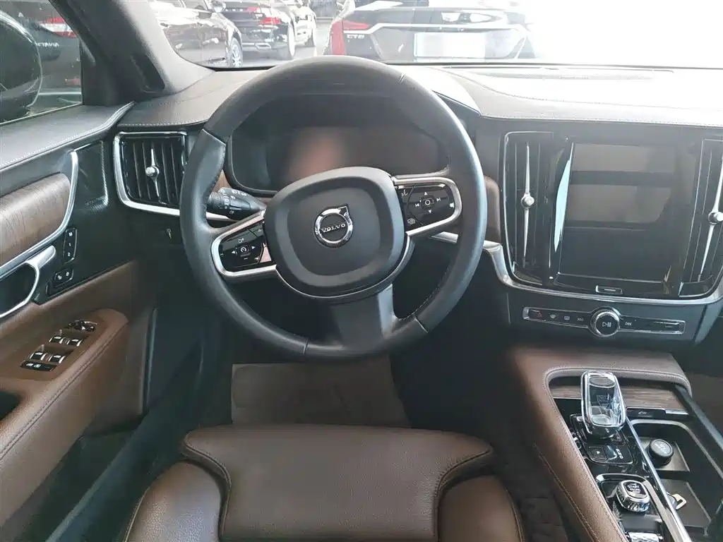 Volvo S90 — фото 11
