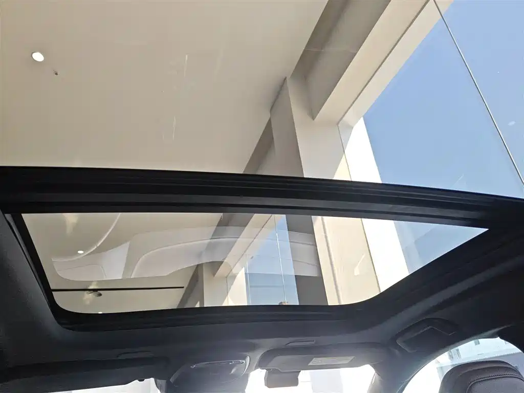 Volvo S90 — фото 18