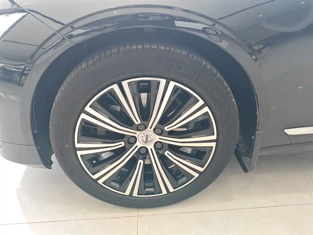 Volvo S90 — фото 23