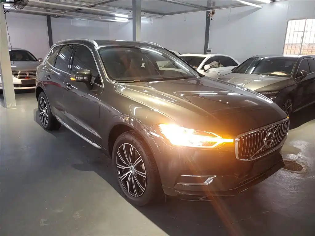 Volvo XC60 — фото 4