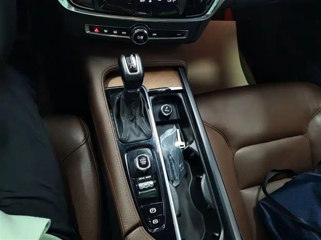 Volvo S90 — фото 14