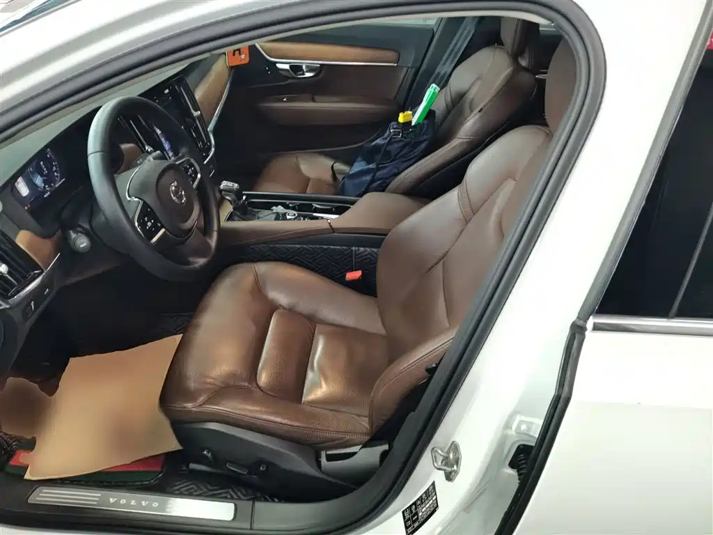Volvo S90 — фото 15
