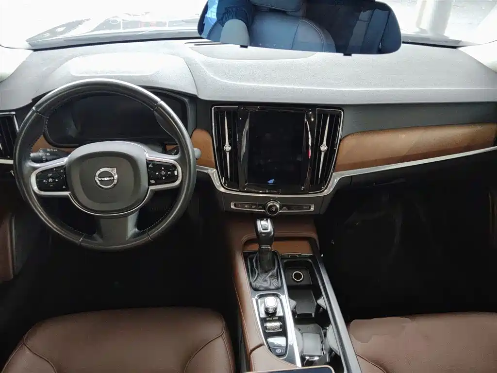 Volvo S90 — фото 10