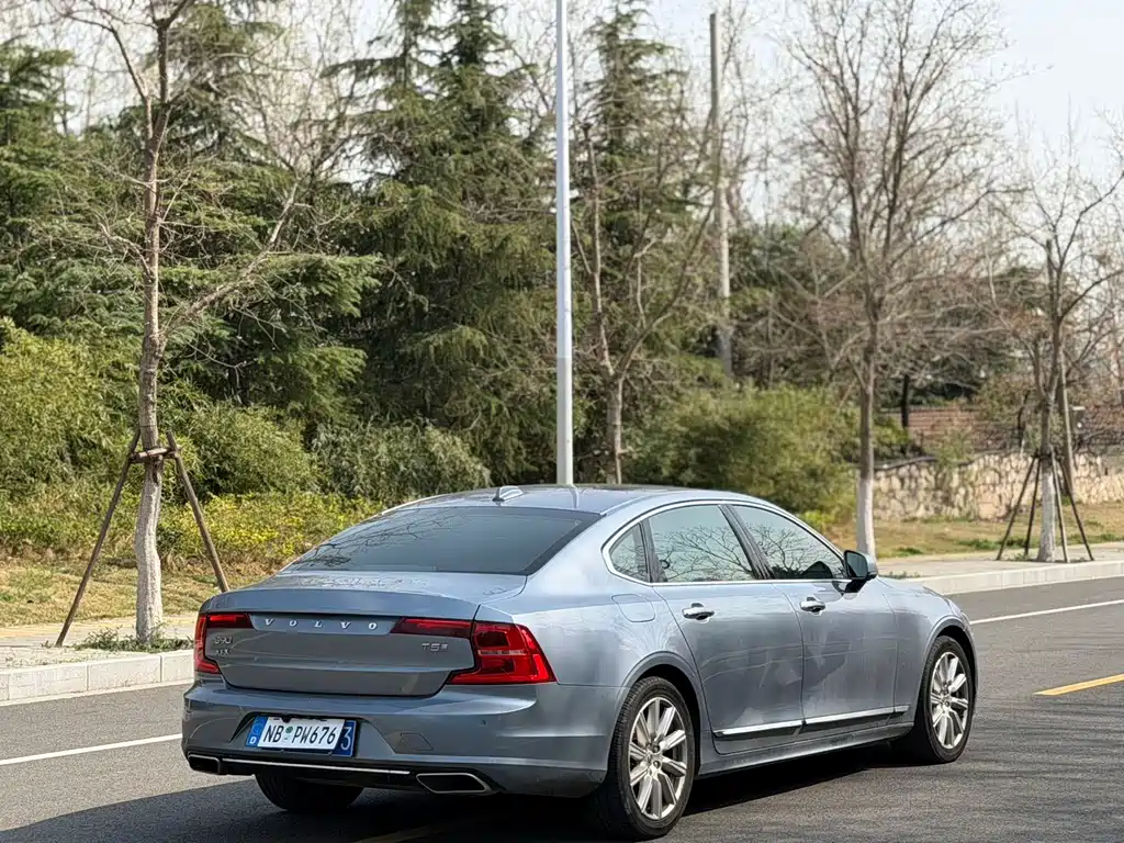 Volvo S90 — фото 12