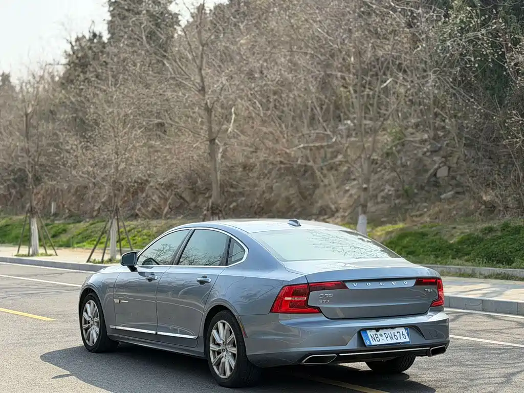 Volvo S90 — фото 10