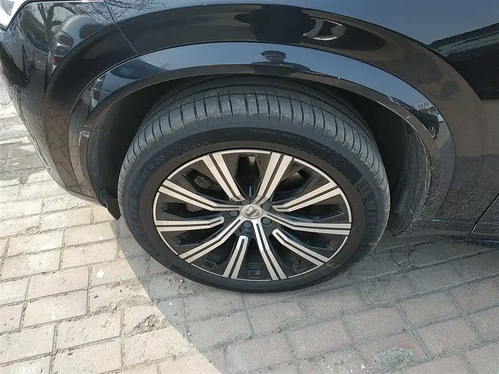 Volvo XC90 — фото 25