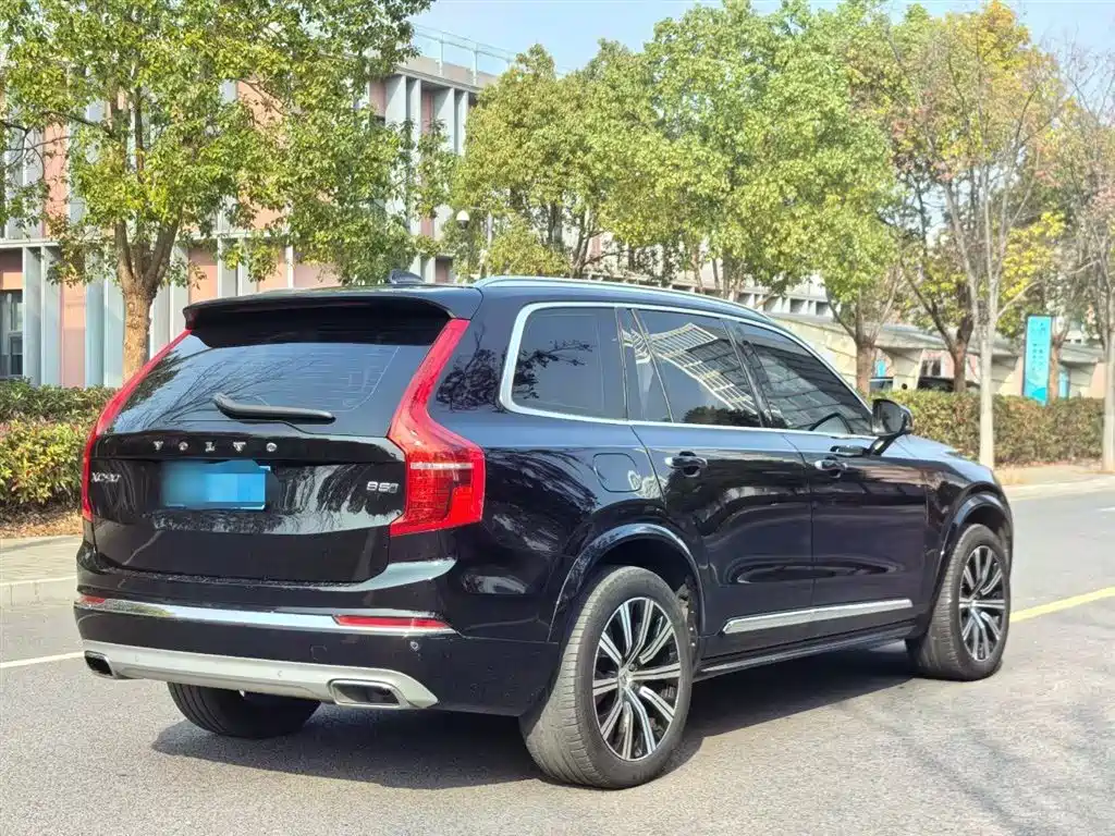 Volvo XC90 — фото 17