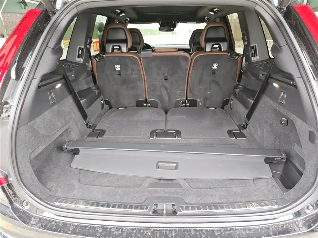 Volvo XC90 — фото 19